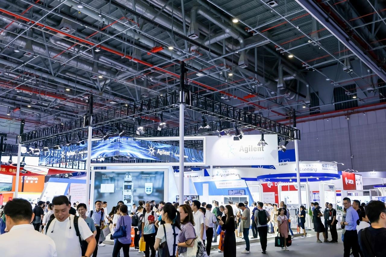 「實(shí)驗(yàn)室設(shè)備核心零部件展區(qū)」研創(chuàng)“零”界突破，光電融合科研新時(shí)代