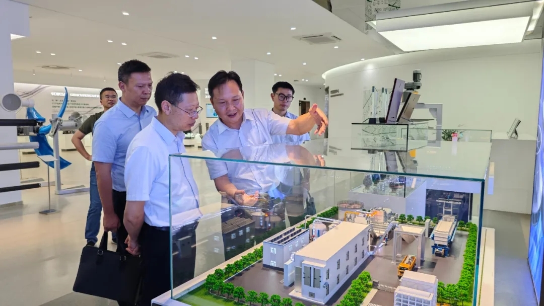 浙江省經(jīng)信廳副廳長婁萬總一行蒞臨川源調(diào)研指導