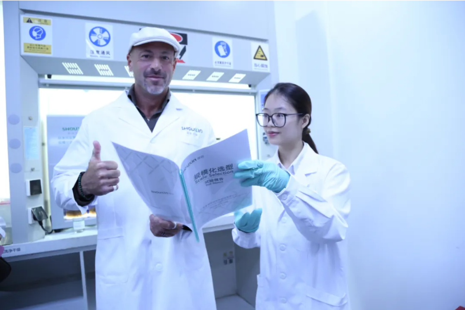 美國科學(xué)院菲爾&#183;巴蘭院士親臨助力首信，并擔(dān)任研發(fā)顧問