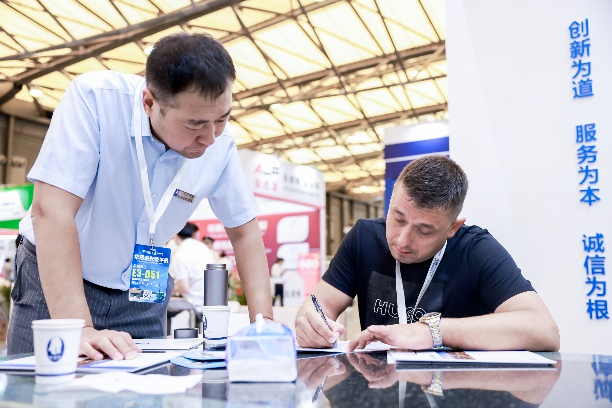 WOCA博覽會，出口好平臺 | 政策賦能&#215;全球視野！WOCA 2025助地坪企業(yè)“零門檻”出海，搶占萬億國際市場！